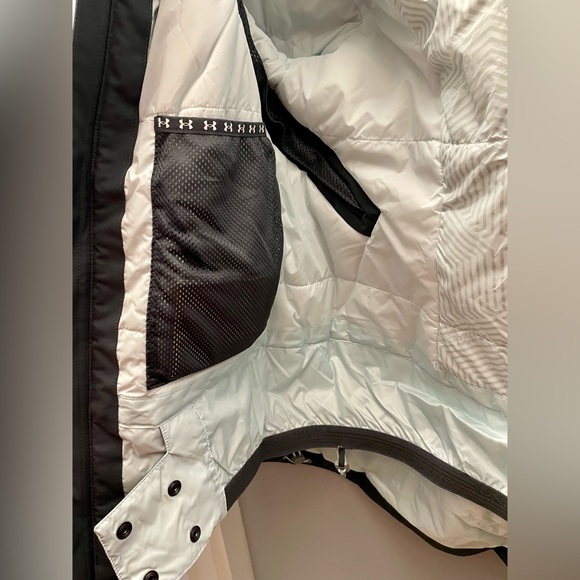 Under Armour winter / ski / snow jacket. Size SM/P. NEW (with tags). - Picture 3 of 7